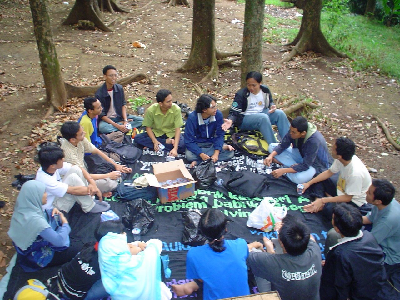 Rapat HIMATEK — Oktober 2004 (8)