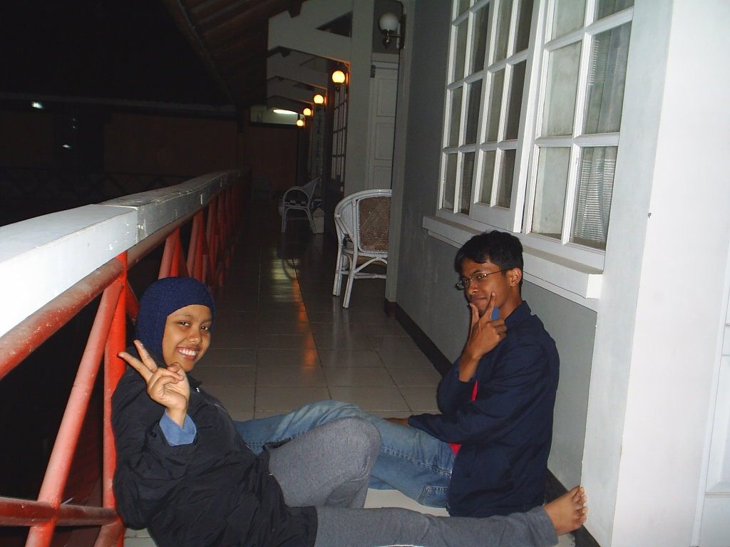 Makan-makan di kost Amel — Mei 2005 (3)