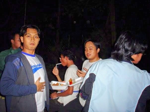 Bukber angkatan di kost Raimond/DonCoss (2002–2003)