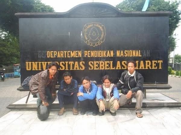 Kunjungan ke UNS — 2004